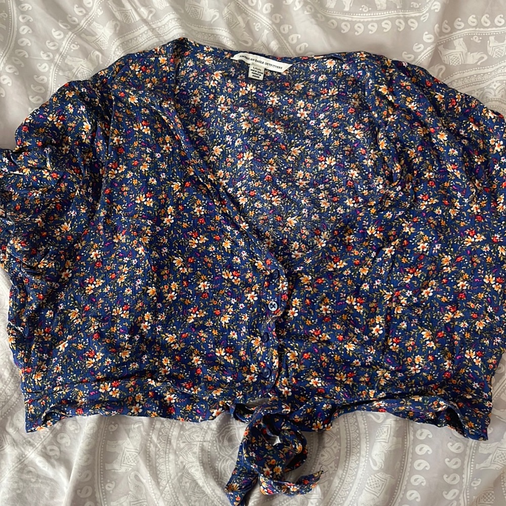 American Eagle Floral Crop top